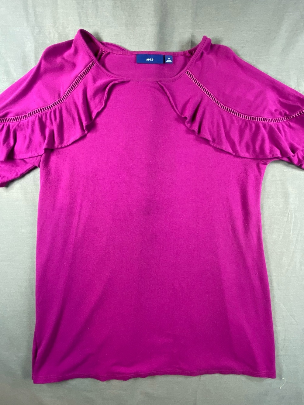 Apt. 9 Women's Fuchsia Ruffle Short Sleeve Top size M